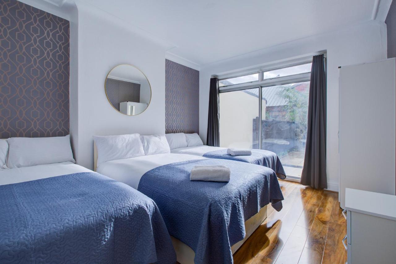Twin Towerd Hotel Лондон Екстер'єр фото