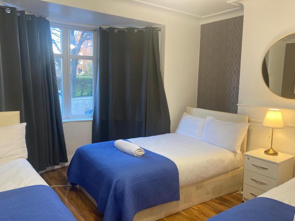 Twin Towerd Hotel Лондон Екстер'єр фото