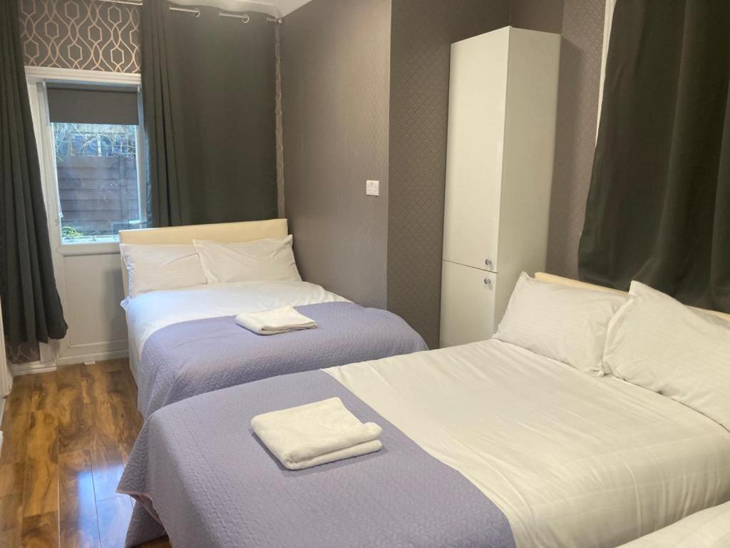 Twin Towerd Hotel Лондон Екстер'єр фото